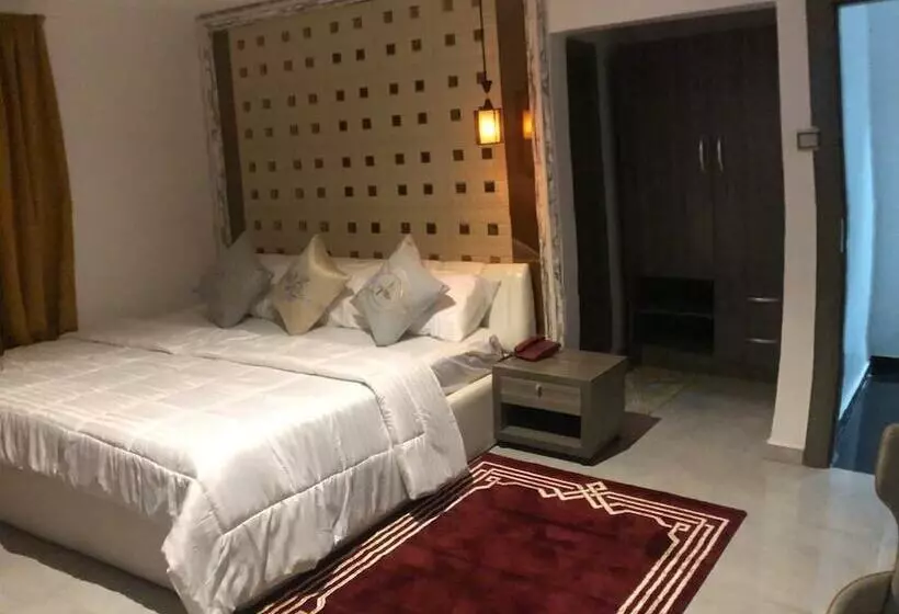 هتل Hamptons