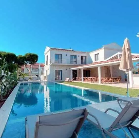 Hotelli Hatica By Fora Alaçatı