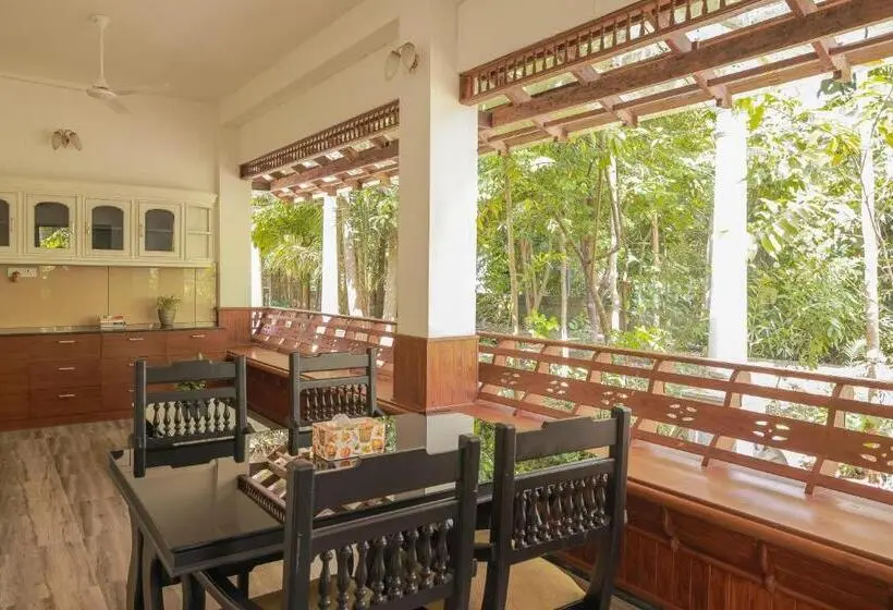 リゾートホテル Softouch Ayurveda Village Kerala