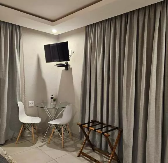 ベッドアンドブレックファースト Elson Manor Guesthouse