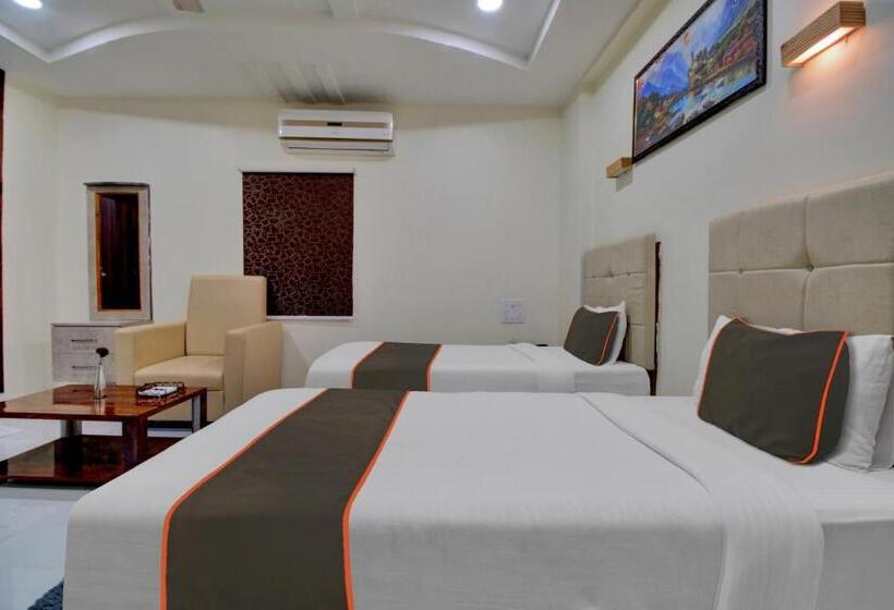 Collection O Hotel Mango Tree