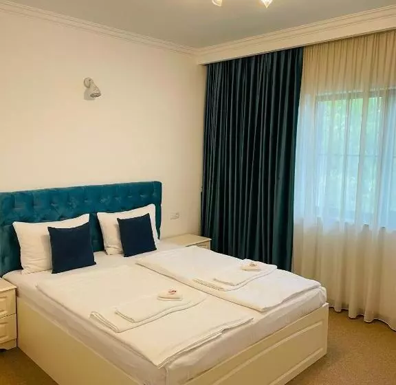 Majatalo Casa Elena Baile Felix