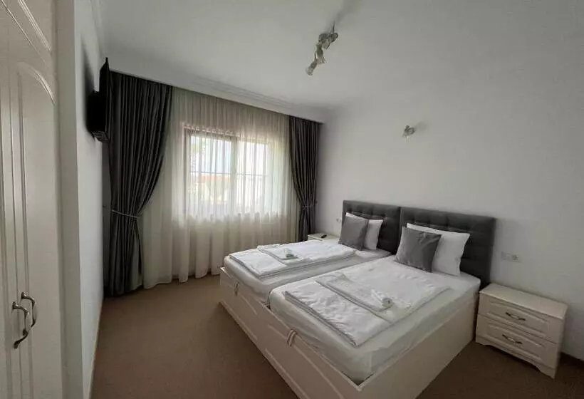 Majatalo Casa Elena Baile Felix