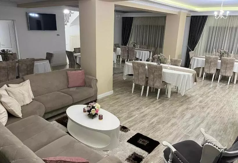 Majatalo Casa Elena Baile Felix