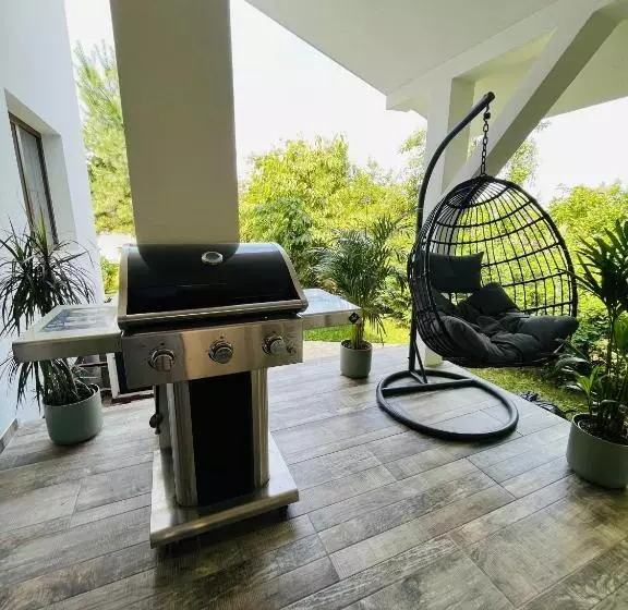 Majatalo Casa Elena Baile Felix