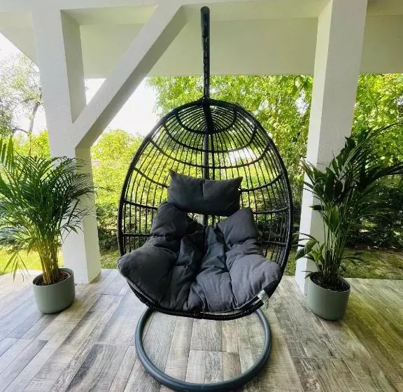 Majatalo Casa Elena Baile Felix