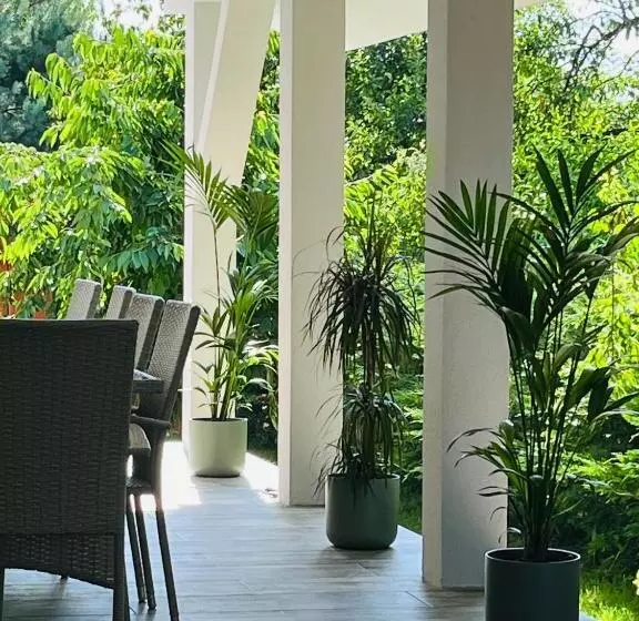 Majatalo Casa Elena Baile Felix