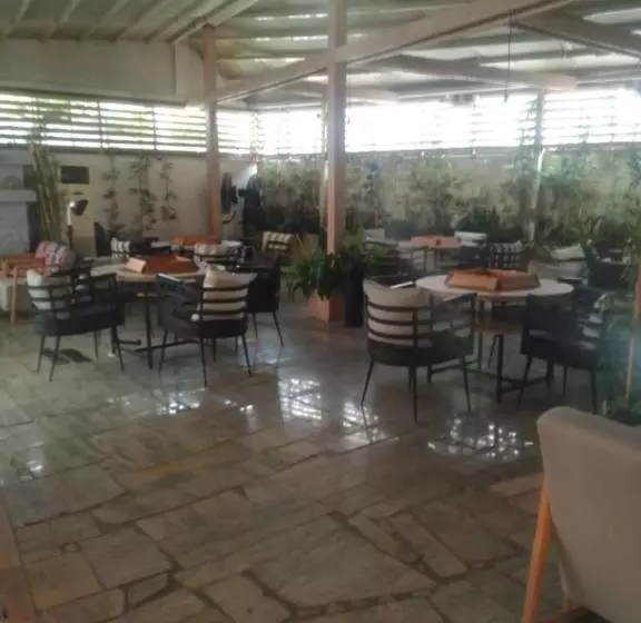 Renos Otel Lounge