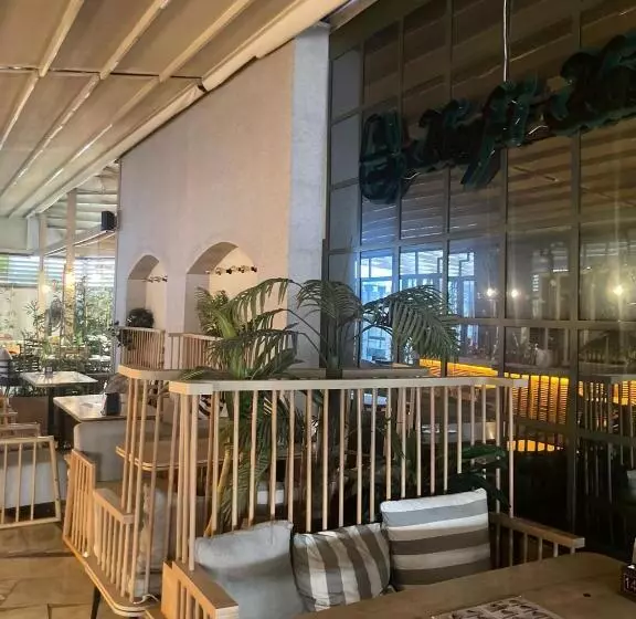 Renos Otel Lounge