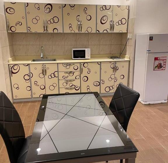 شهد الثانية للشقق المخدومة