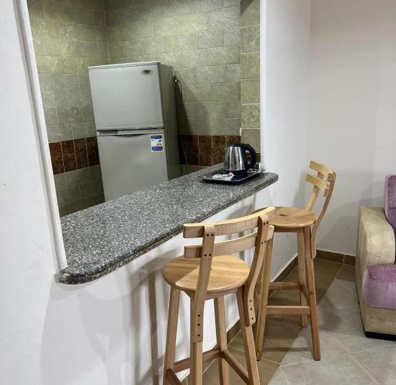 فندق جراند كليوباترا الساحل الشمالى المنتزه ك80