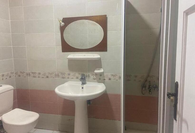 فندق جراند كليوباترا الساحل الشمالى المنتزه ك80