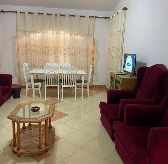 فندق جراند كليوباترا الساحل الشمالى المنتزه ك80