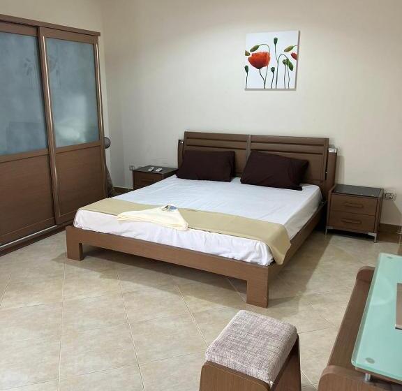 فندق جراند كليوباترا الساحل الشمالى المنتزه ك80