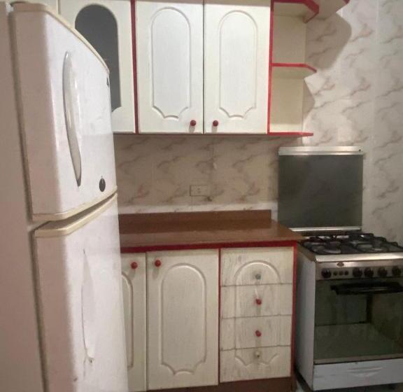 فندق جراند كليوباترا الساحل الشمالى المنتزه ك80