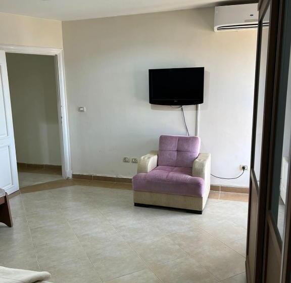 فندق جراند كليوباترا الساحل الشمالى المنتزه ك80