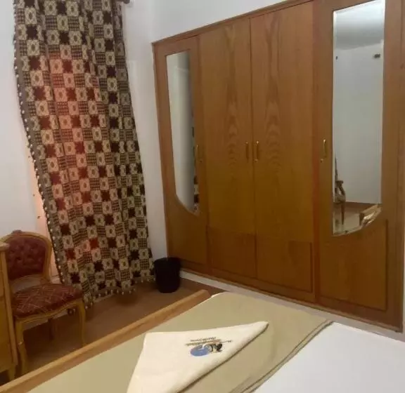 فندق جراند كليوباترا الساحل الشمالى المنتزه ك80