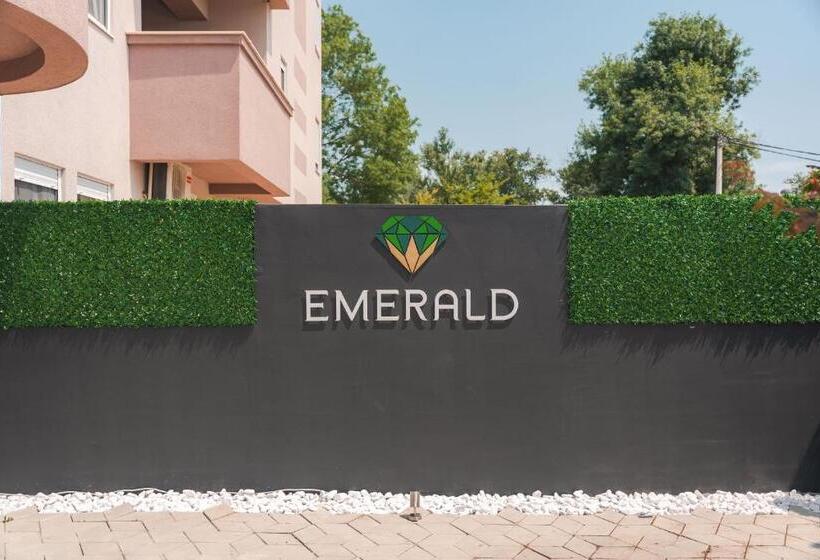 هتل Emerald