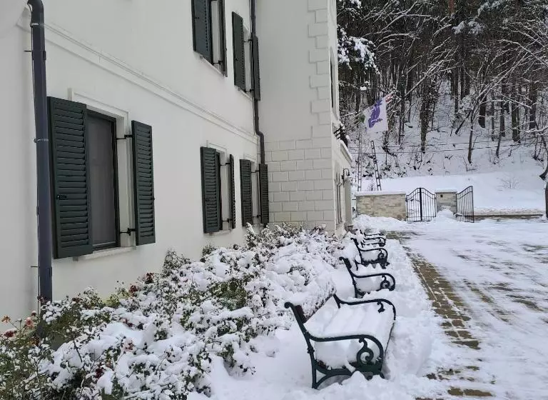 Hotelli újhuta Kastélyszálló