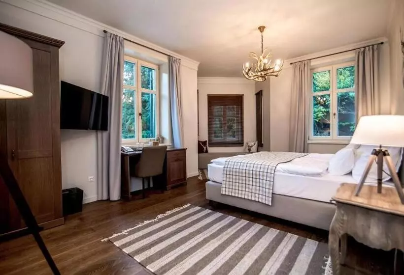 Hotelli újhuta Kastélyszálló