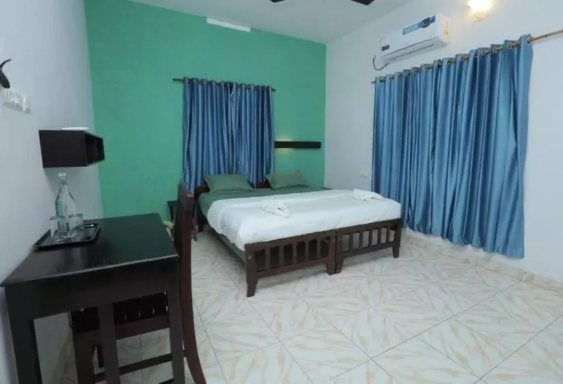 Hotelli Sky Frame Beach Resort