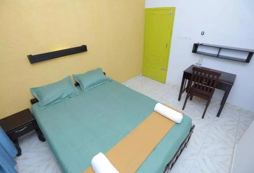 Hotelli Sky Frame Beach Resort