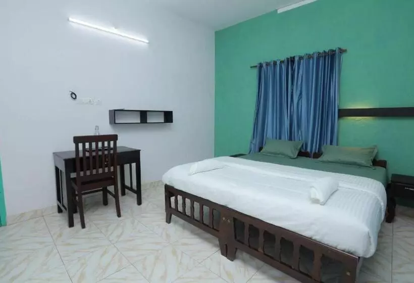 Hotelli Sky Frame Beach Resort