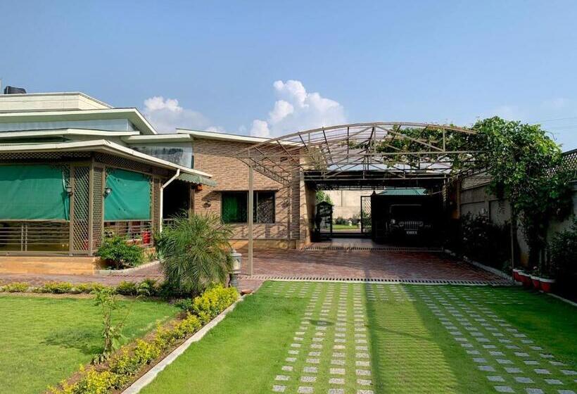 پانسیون Siran Lodges Mansehra