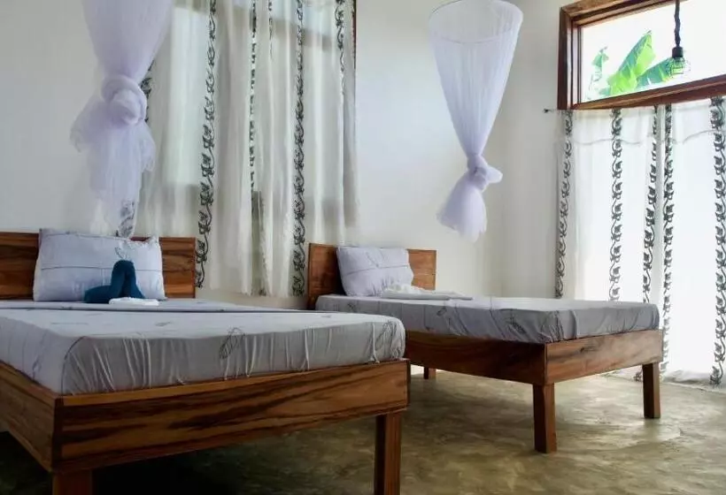 ベッドアンドブレックファースト Jaje Paje Villa