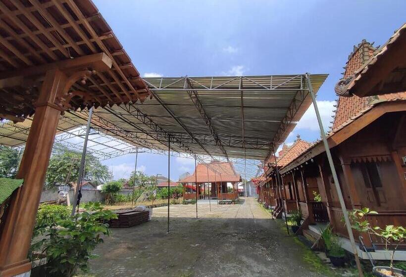 Hotel Omah Joglo Sukorejo Redpartner