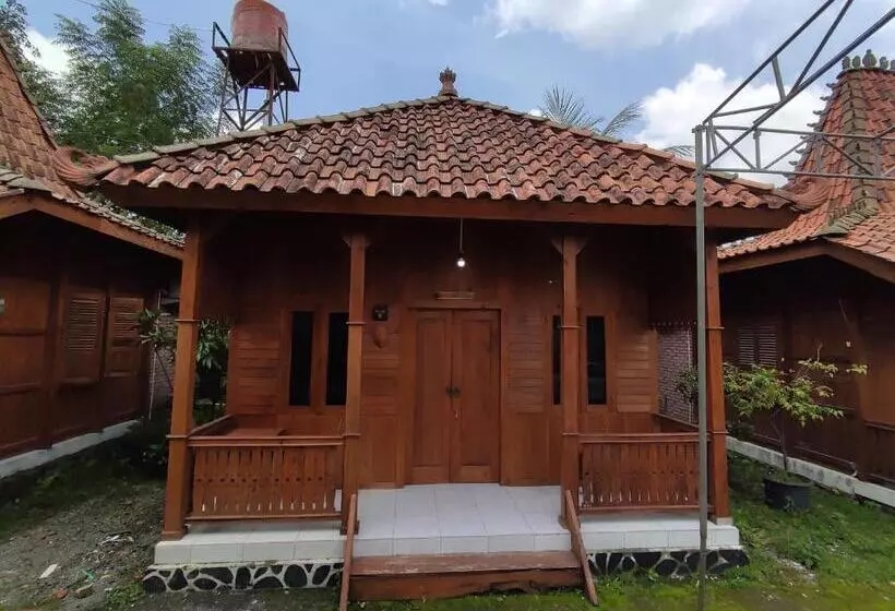 Hotelli Omah Joglo Sukorejo Redpartner