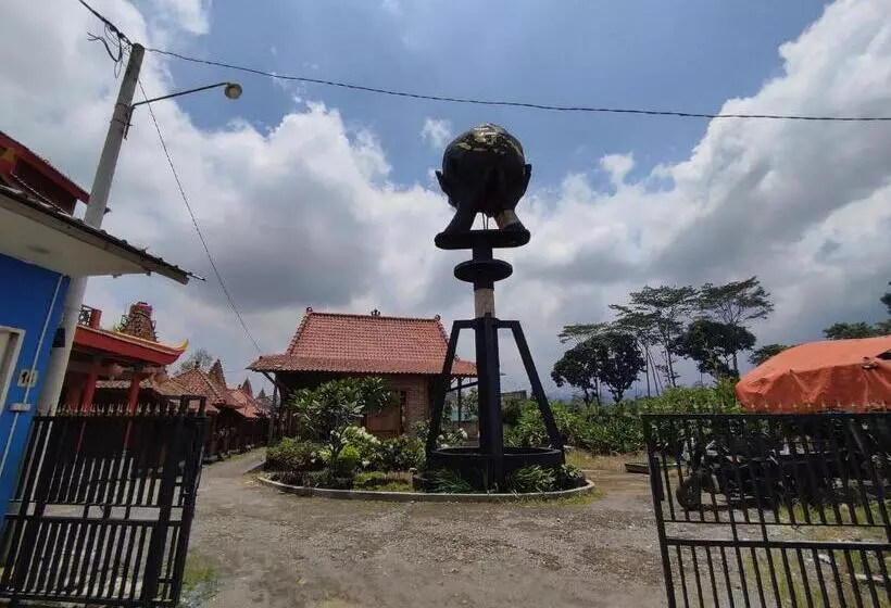 Hotelli Omah Joglo Sukorejo Redpartner