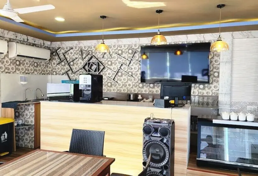 پانسیون Isle Inn {fuvahmulah)