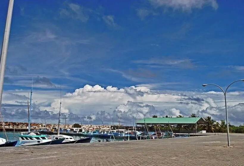 پانسیون Isle Inn {fuvahmulah)