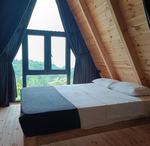 مبيت وإفطار Mira Bungalov