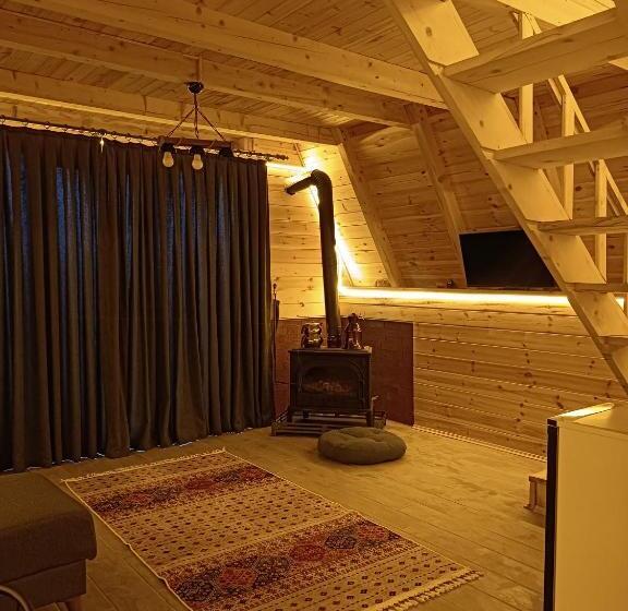 مبيت وإفطار Mira Bungalov