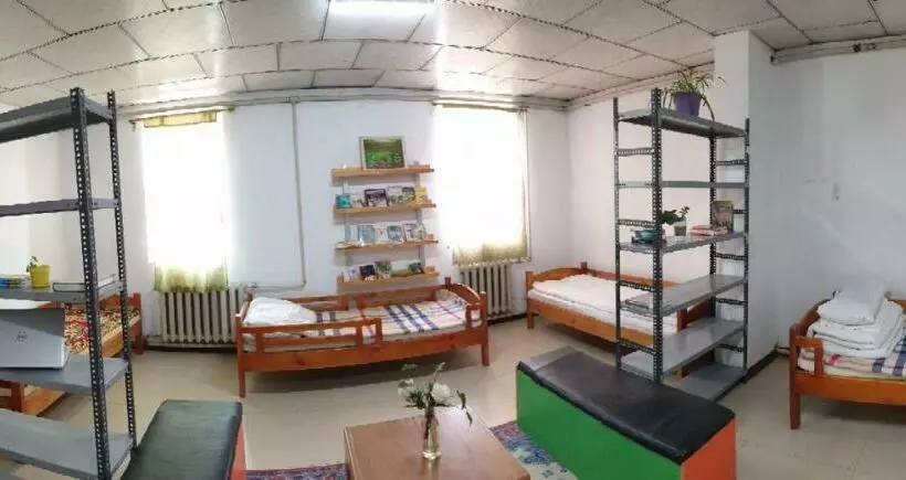 Bee Happy Hostel And Coffee
