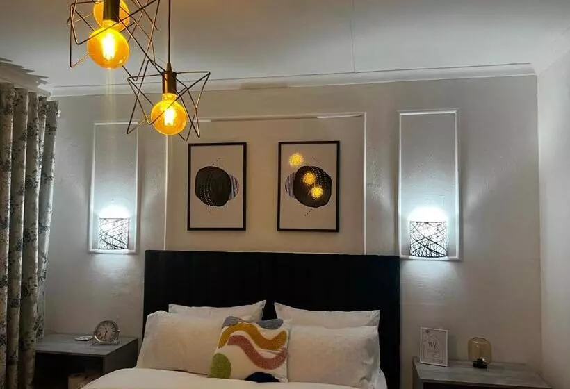 پانسیون Pebetzeluxuryairportlodge