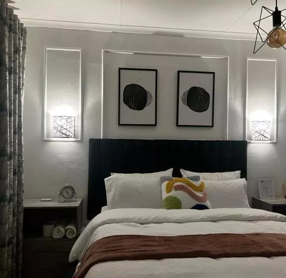پانسیون Pebetzeluxuryairportlodge