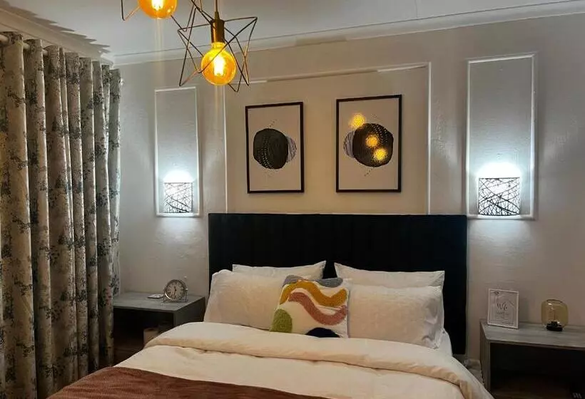 پانسیون Pebetzeluxuryairportlodge
