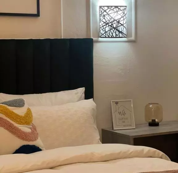 پانسیون Pebetzeluxuryairportlodge