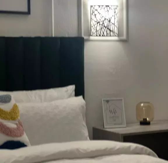 پانسیون Pebetzeluxuryairportlodge