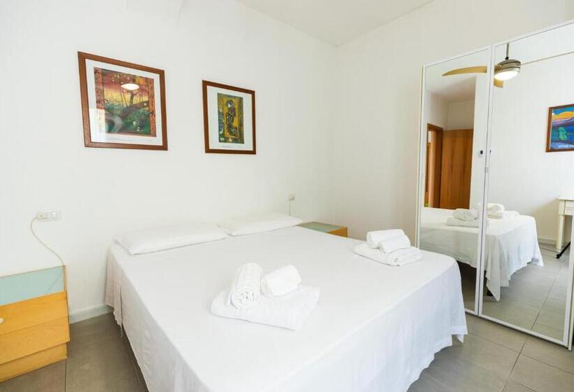 Пансион Theo S Rooms