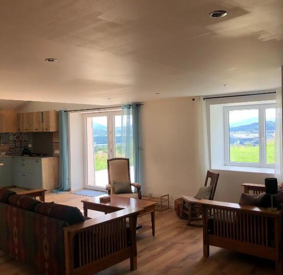 צימר Country Home With Beautiful Views