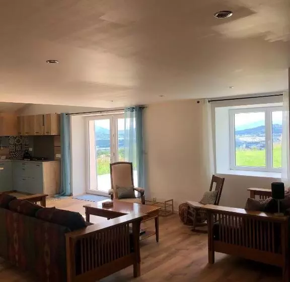 ベッドアンドブレックファースト Country Home With Beautiful Views