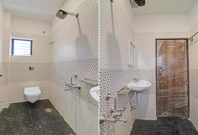 Fabhotel Paramount