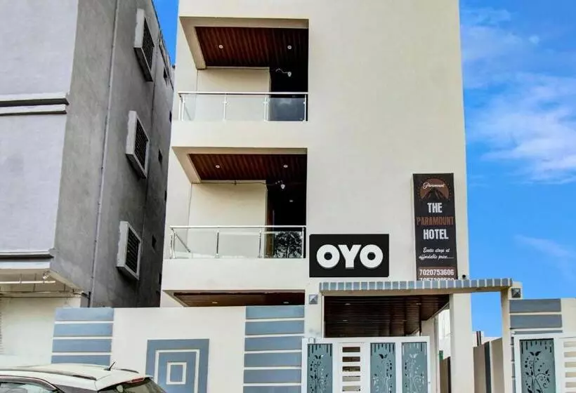 Fabhotel Paramount