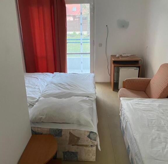 酒店 Lelle Beach Club