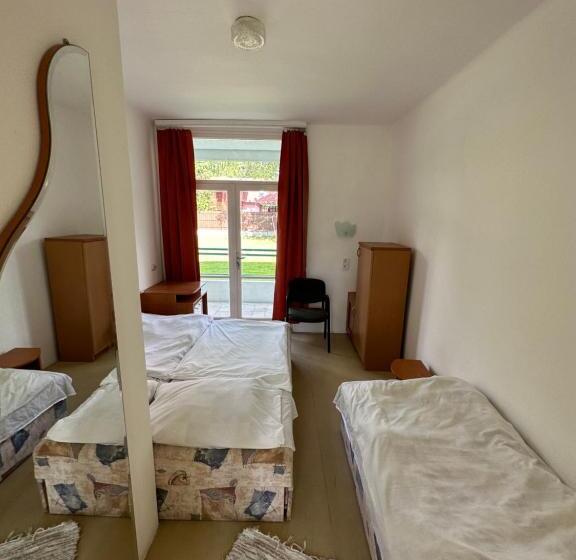 酒店 Lelle Beach Club