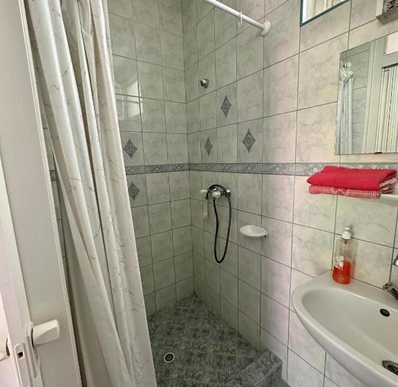 酒店 Lelle Beach Club